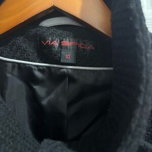 A thick and durable wool coat with gorgeous texture
& natural warmth.